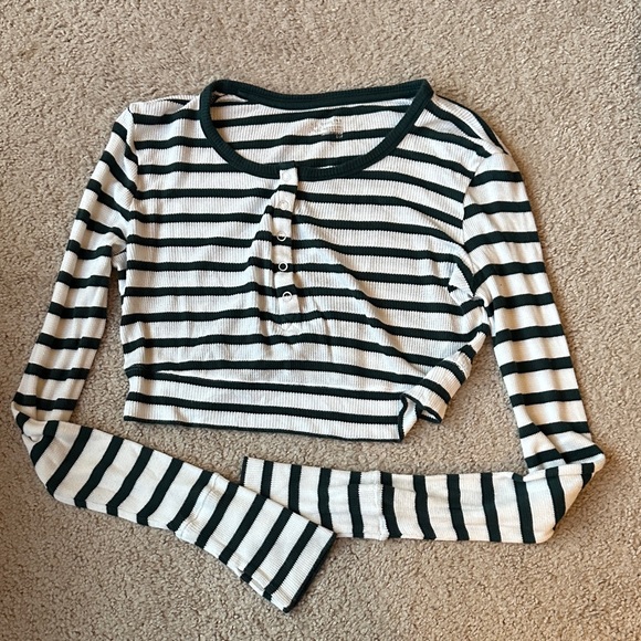 Chic Striped Knit Top - Picture 1 of 4